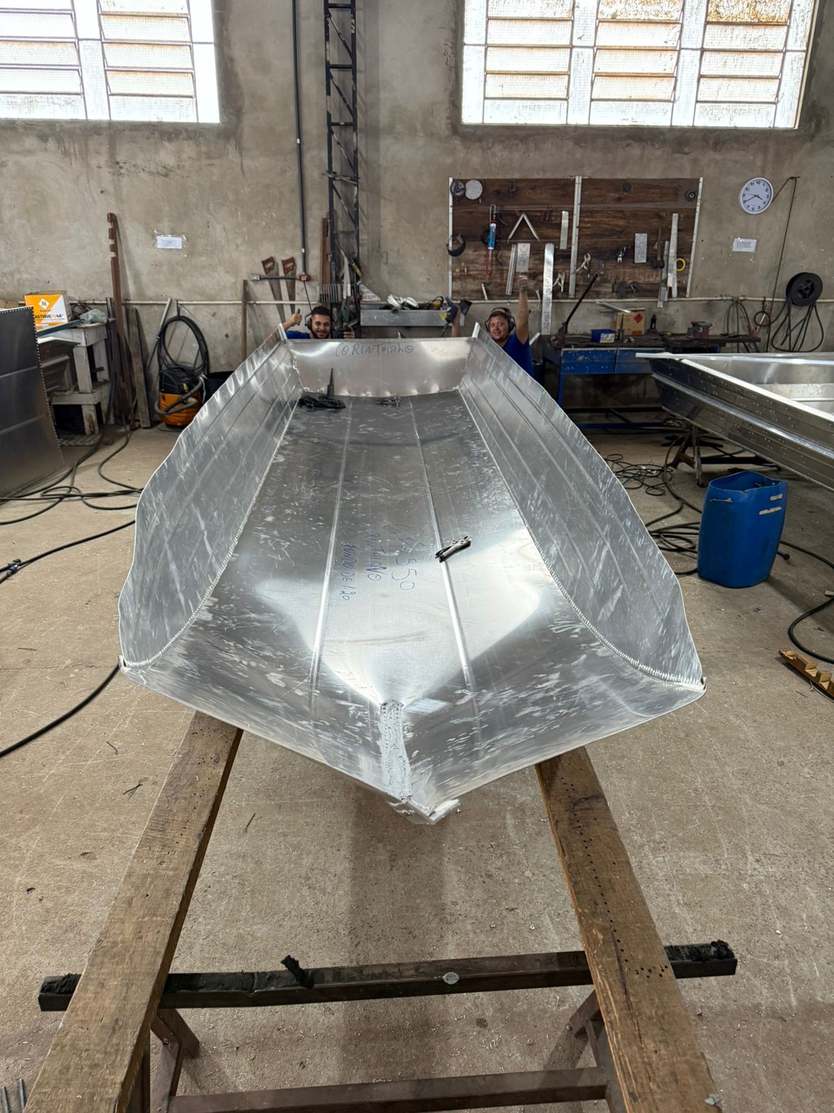 Barco de alumínio modelo 1
